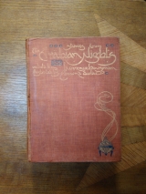 Stories from the Arabian Nights. Retold by Laurence Housman, illustrated by Edmund Dulac. London, Hodder and Stoughton, 1907. Première impression, première édition.
