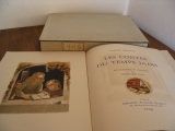 PERRAULT, Charles. LUKA, Madeleine (illus.) Les contes du temps jadis. Librairie Auguste Blaizot, Paris, 1946. En feuillets, chemise, étui.